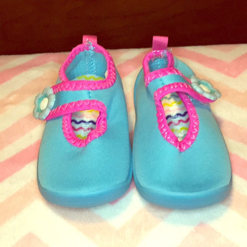 Swim shoes